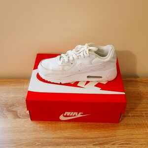 Gently worn Boys Nike Air Max 90 size 1.5 White